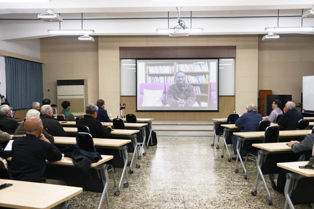 透過短影片認識來自迦納的王哲明修士